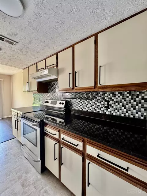 Kitchen - 2885 Chaise Ln, Maineville, OH 45039 photo 1 of 3