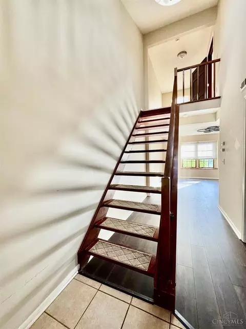 Entry Way - 2885 Chaise Ln, Maineville, OH 45039 photo 1 of 2