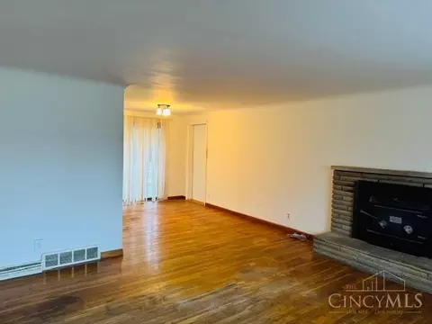 Living - 4274 Marette Dr, Cincinnati, OH 45245 photo 1 of 2