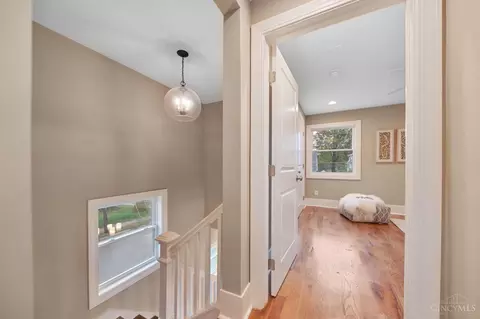 Entry Way - 6022 Bramble Ave, Cincinnati, OH 45227 photo 5 of 8