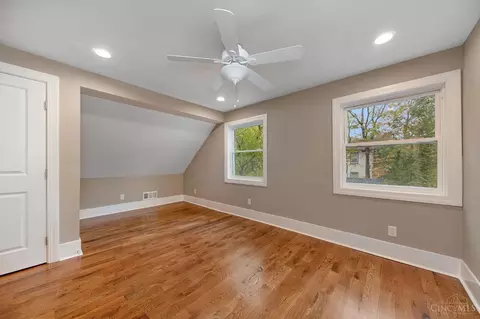 Bedroom - 6022 Bramble Ave, Cincinnati, OH 45227 photo 3 of 7