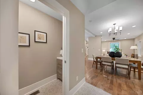 Entry Way - 6022 Bramble Ave, Cincinnati, OH 45227 photo 4 of 8