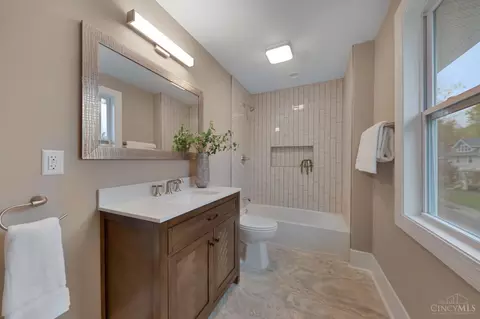 Bath - 6022 Bramble Ave, Cincinnati, OH 45227 photo 1 of 3