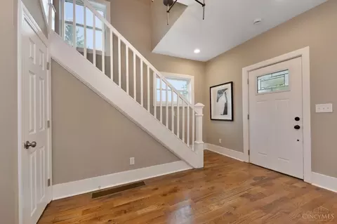Entry Way - 6022 Bramble Ave, Cincinnati, OH 45227 photo 1 of 8