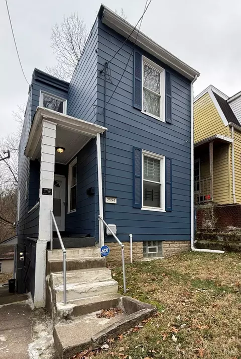 2594 Seegar Ave, Cincinnati, OH 45225