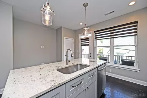 548 Slack St, Cincinnati, OH 45202 photo 20