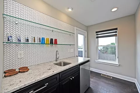 548 Slack St, Cincinnati, OH 45202 photo 34