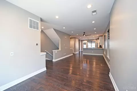548 Slack St, Cincinnati, OH 45202 photo 9