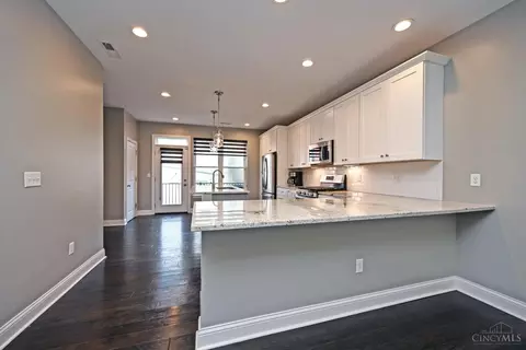548 Slack St, Cincinnati, OH 45202 photo 16