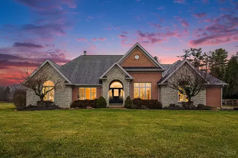 42 Shepherds Run Dr, Loveland, OH 45140