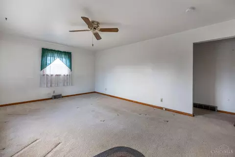 Living - 651 Second St, Franklin, OH 45005 photo 1 of 3