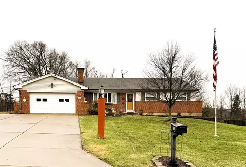 3703 Moorhill Dr, Evendale, OH 45241