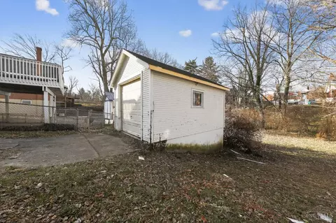 Exterior - 3353 Mcfadden Ave, Cincinnati, OH 45211 photo 2 of 4