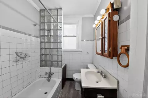 Bath - 3353 Mcfadden Ave, Cincinnati, OH 45211 photo 1 of 3