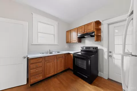 Kitchen - 3353 Mcfadden Ave, Cincinnati, OH 45211 photo 1 of 2