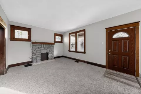 Living - 3353 Mcfadden Ave, Cincinnati, OH 45211 photo 2 of 2