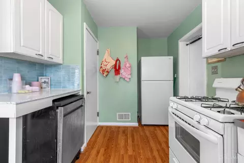 Kitchen - 1630 Dell Ter, Cincinnati, OH 45230 photo 5 of 5