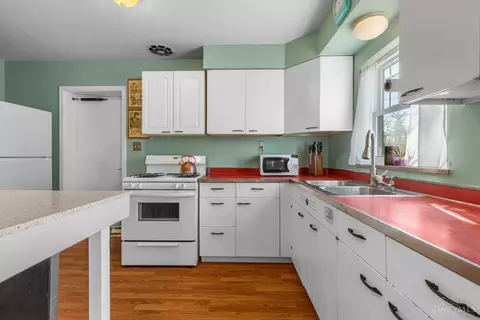 Kitchen - 1630 Dell Ter, Cincinnati, OH 45230 photo 1 of 5