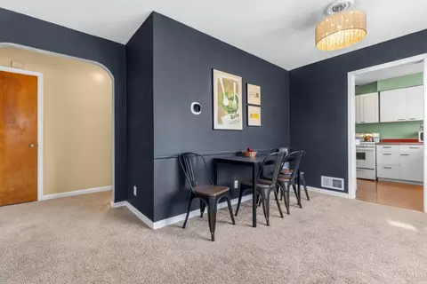 Dining - 1630 Dell Ter, Cincinnati, OH 45230 photo 4 of 4