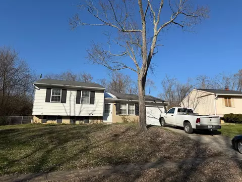 10757 Shadowridge Ln, Cincinnati, OH 45240