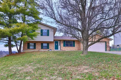 4058 Schroeder Dr, Hamilton, OH 45011
