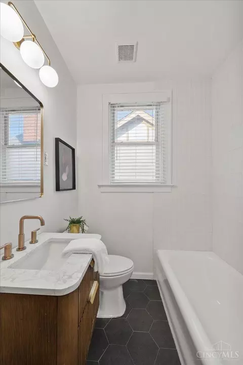 Bath - 3869 Meyerfeld Ave, Cheviot, OH 45211 photo 1 of 4