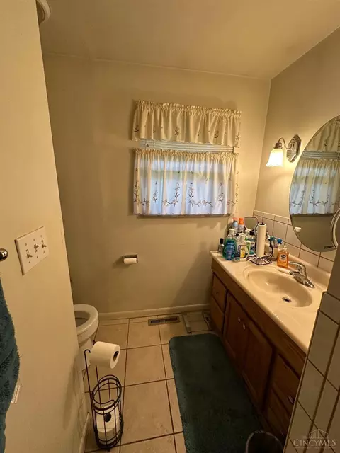 Bath - 1174 Prairie Ave, Woodlawn, OH 45215 photo 1 of 2