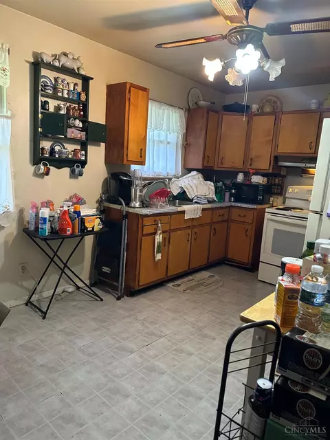Kitchen - 1174 Prairie Ave, Woodlawn, OH 45215 photo 3 of 3