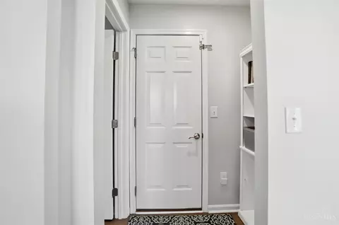 Entry Way - 1440 Eagle Blvd, Hamilton Township, OH 45039 photo 4 of 7