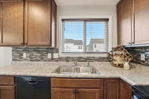 Kitchen - 1440 Eagle Blvd, Hamilton Township, OH 45039 photo 3 of 3