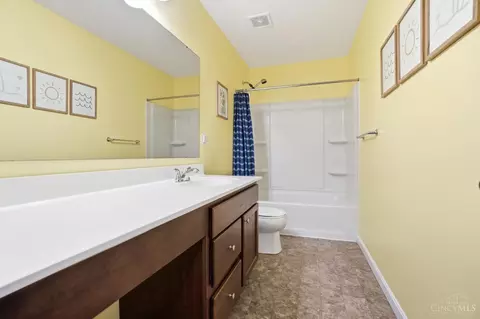 Bath - 1440 Eagle Blvd, Hamilton Township, OH 45039 photo 3 of 3