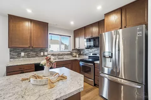 Kitchen - 1440 Eagle Blvd, Hamilton Township, OH 45039 photo 2 of 3