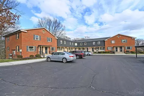 7 Creekwood Sq, Glendale, OH 45246