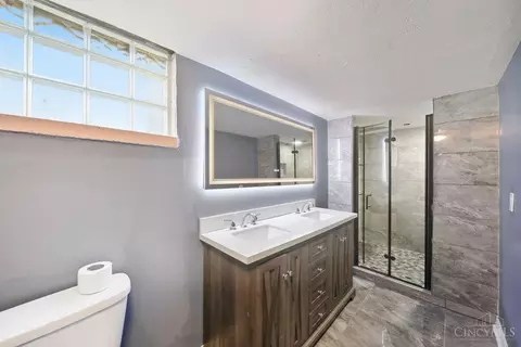 Bath - 5816 Argus Rd, Cincinnati, OH 45224 photo 3 of 4