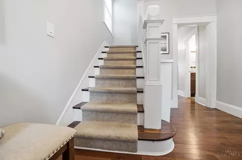 Entry Way - 4219 Eileen Dr, Cincinnati, OH 45209 photo 4 of 7