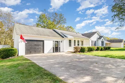 Exterior - 25 Douglas Ln, Georgetown, OH 45121 photo 2 of 4