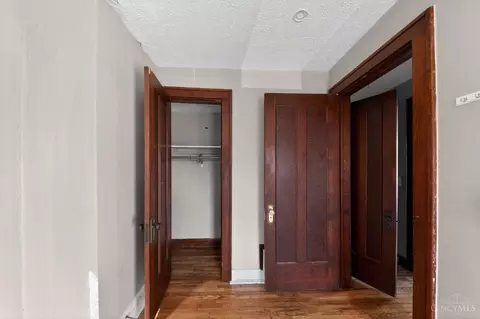 Entry Way - 4340 Eighth St, Cincinnati, OH 45205 photo 3 of 4