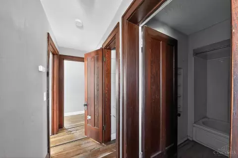 Entry Way - 4340 Eighth St, Cincinnati, OH 45205 photo 4 of 4