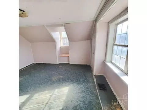 2507 Forthmann Pl, Cincinnati, OH 45211 photo 8
