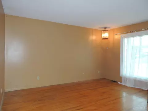 Living - 567 Brunswick Dr, Forest Park, OH 45240 photo 2 of 6