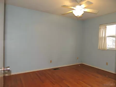 Bedroom - 567 Brunswick Dr, Forest Park, OH 45240 photo 4 of 4