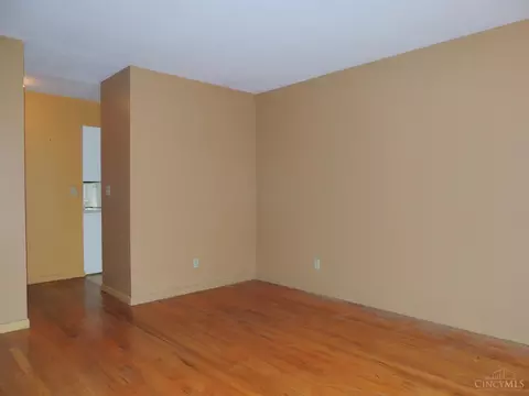 Living - 567 Brunswick Dr, Forest Park, OH 45240 photo 4 of 6