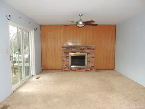 Living - 567 Brunswick Dr, Forest Park, OH 45240 photo 6 of 6