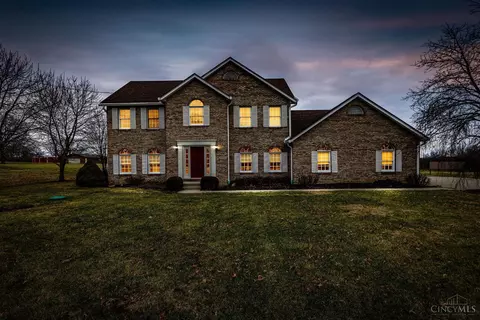 2136 Stillwell Beckett Rd, Hamilton, OH 45013
