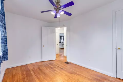 Bedroom - 521 Roebling Rd, Cincinnati, OH 45238 photo 2 of 4