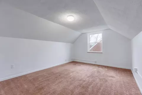 Bedroom - 521 Roebling Rd, Cincinnati, OH 45238 photo 3 of 4