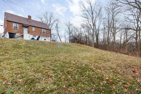 Exterior - 521 Roebling Rd, Cincinnati, OH 45238 photo 8 of 8