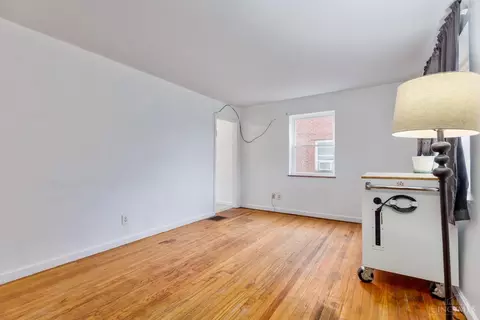 Living - 521 Roebling Rd, Cincinnati, OH 45238 photo 3 of 3
