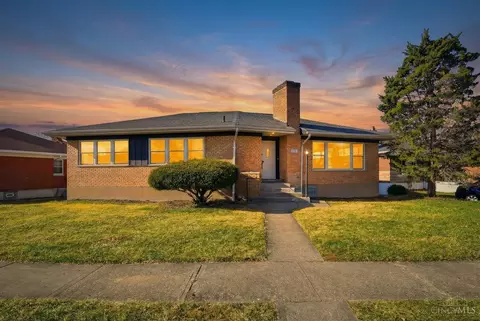 6101 Capri Dr, Cincinnati, OH 45224