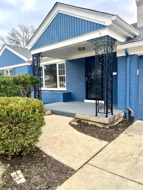 Exterior - 3011 Westbrook Dr, Cincinnati, OH 45238 photo 2 of 5